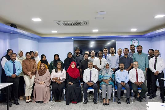 ކޮމިޝަނުން ބޭއްވި ނޫސްވެރިންގެ ބައްދަލުވުން